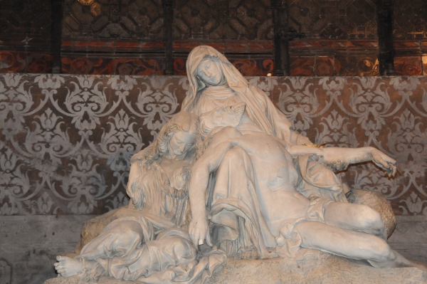 Mária Magdolna – Jézus Urunk – Szűz Mária