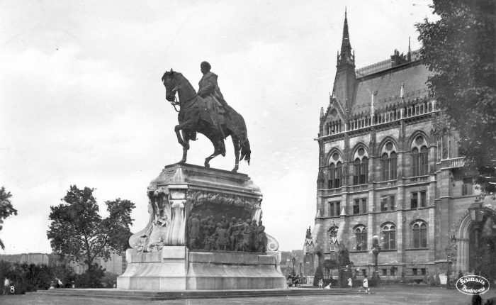 Gróf Andrássy Gyula miniszterelnök lovasszobra 1912