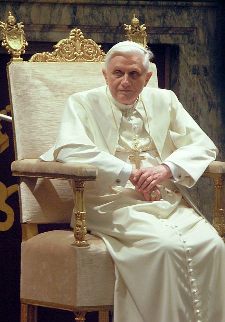 XVI. Benedek, a 111. pápa 